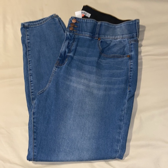 COPY - ARULA 3 button high rise skinny jeans light wash PERFECT - Picture 3 of 4